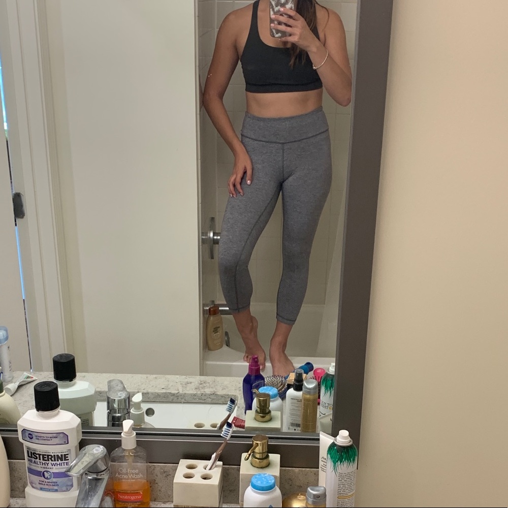 Lululemon heather grey leggings - Picture 3 of 8